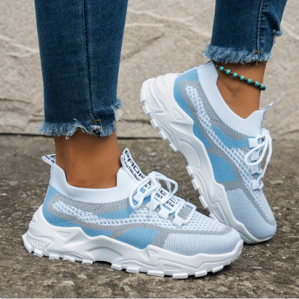 Alessia | Sneakers in mesh traspirante leggere e dinamiche - Image 8