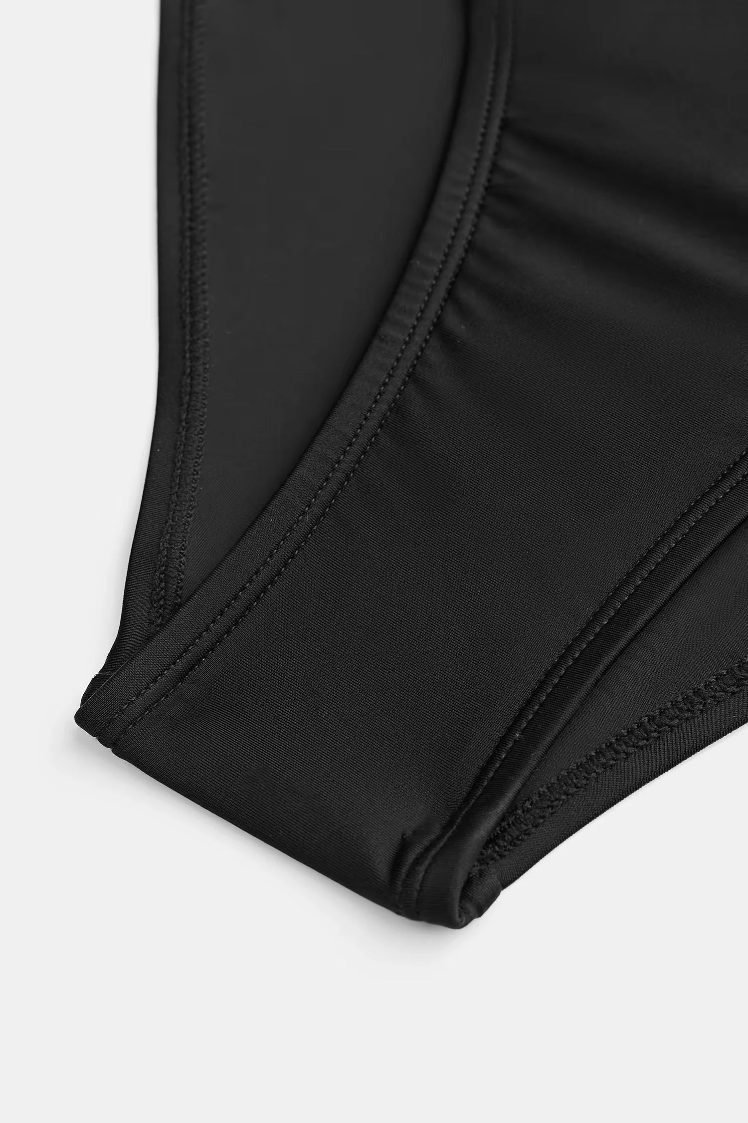 Alice | Costume intero push-up moderno ed elegante - Image 7