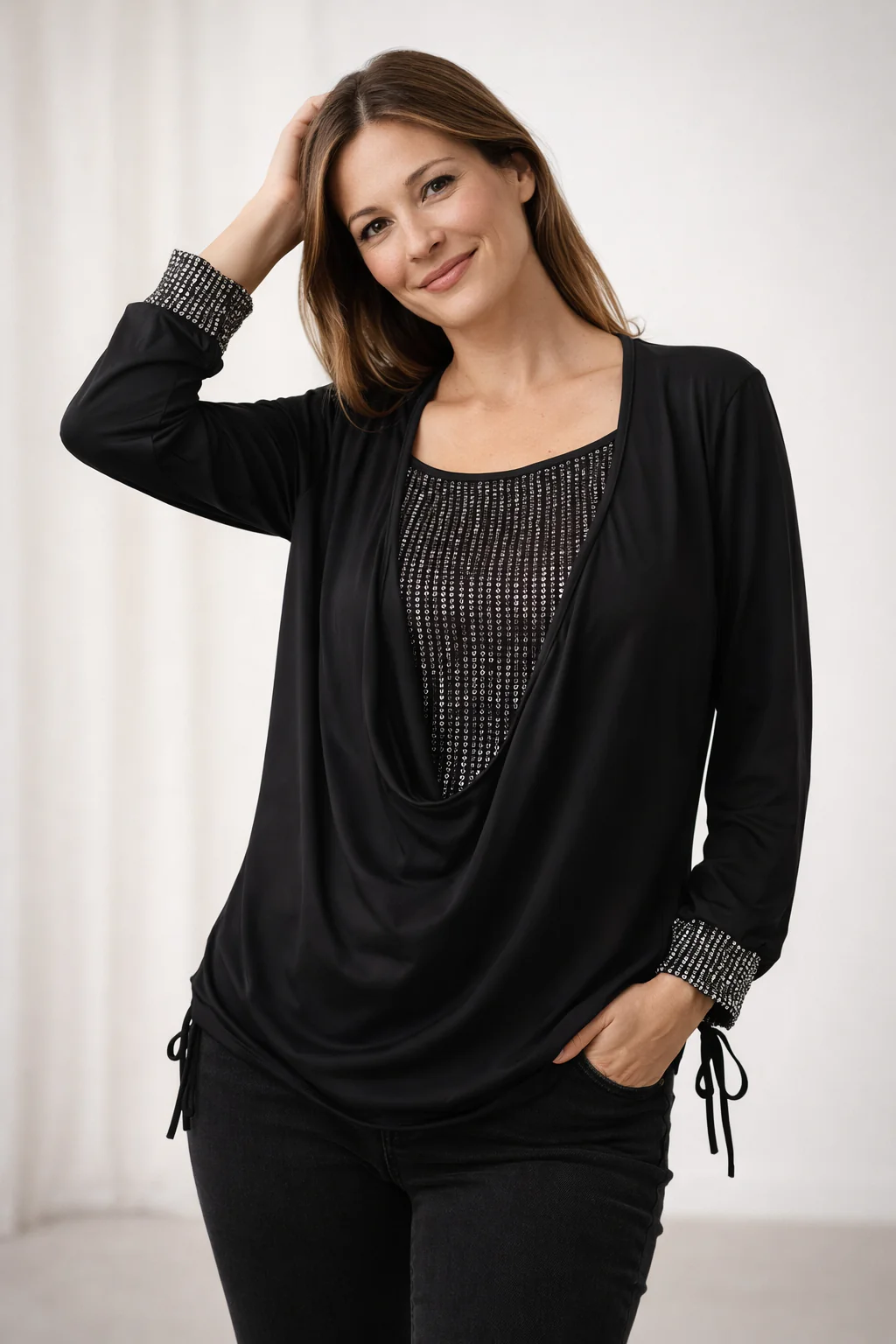 Bianca | Blusa Elegante con Paillettes e Drappeggio a V - Image 2