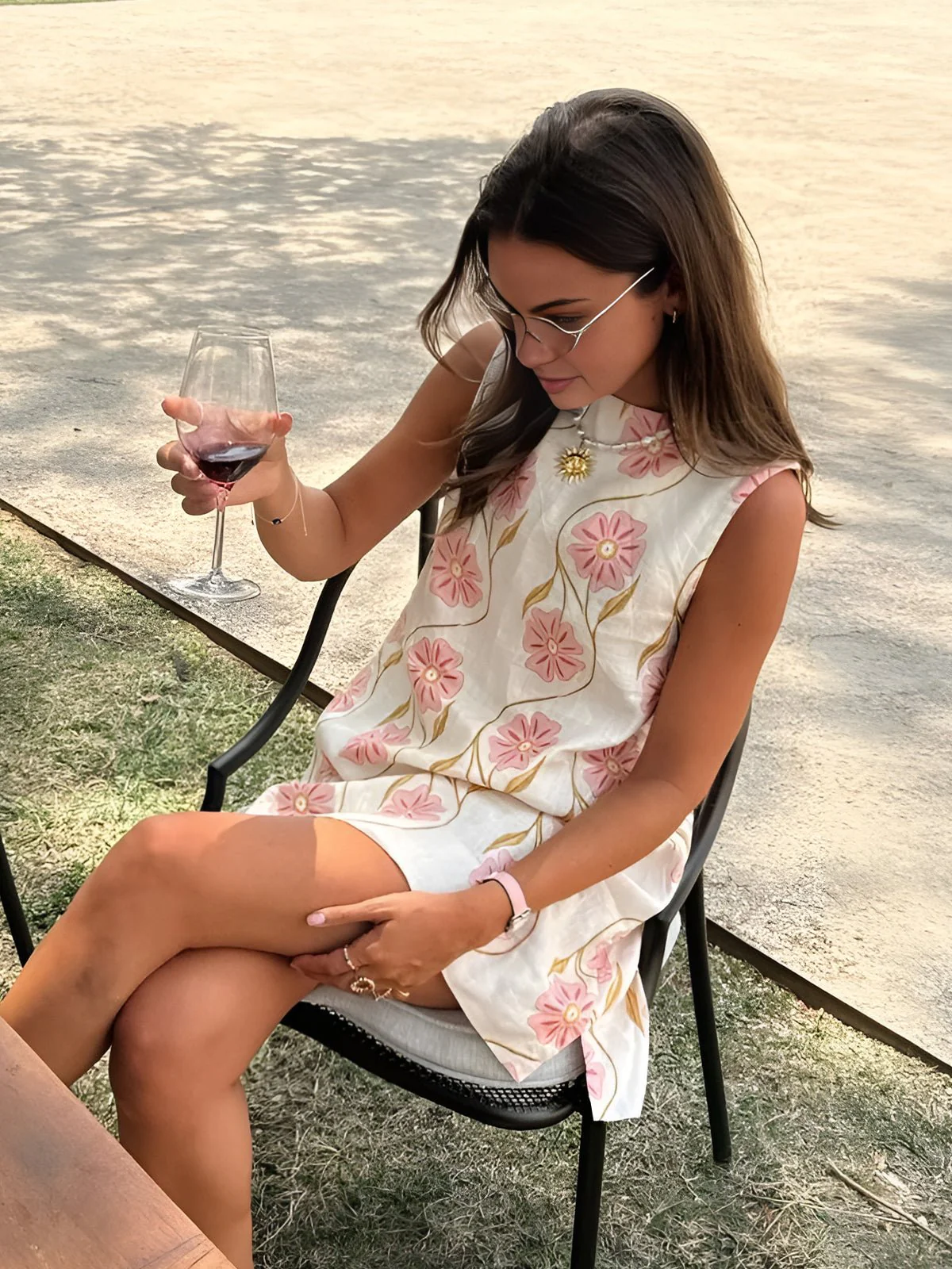 Camilla | Abito estivo senza maniche in misto lino con motivi floreali