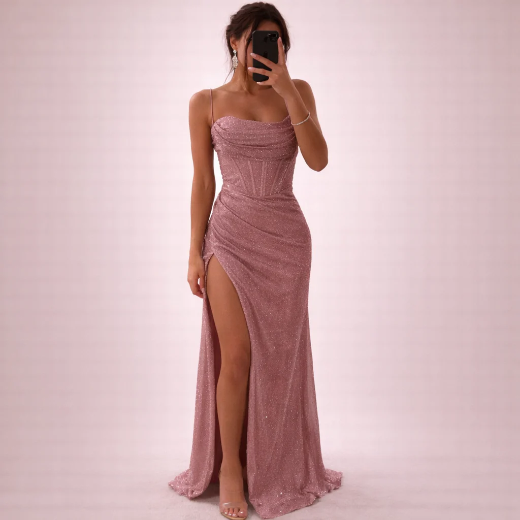 Celeste | Abito lungo con paillettes e corsetto strutturato - Image 3