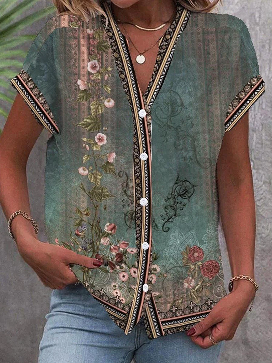 Christina | Intramontabile ed elegante camicetta floreale in stile boho