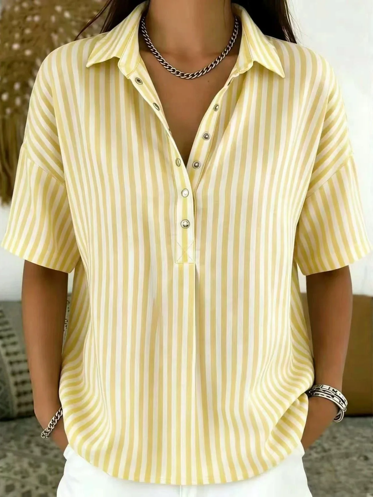 Clara | Blusa a Righe Elegante con Colletto e Bottoni - Image 3