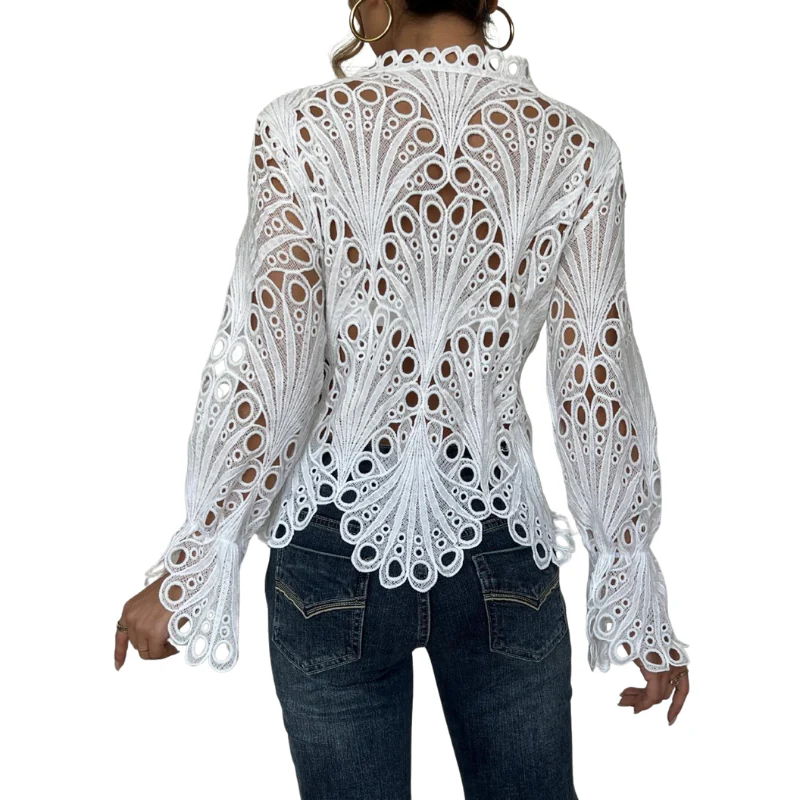Elena | Blusa in Crochet Leggera e Raffinata - Image 5