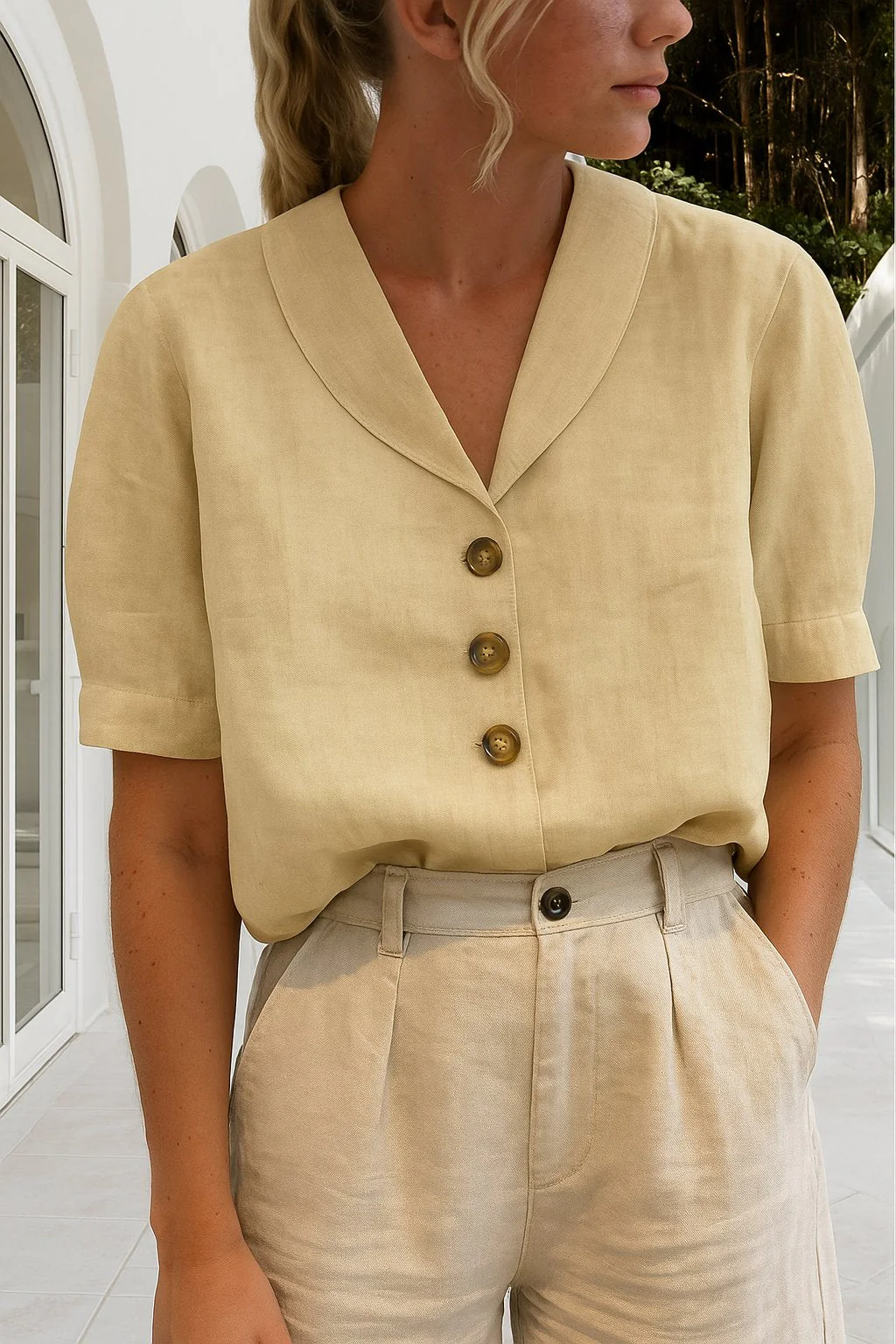 Elena | Blusa Raffinata con Abbottonatura Chic - Image 2