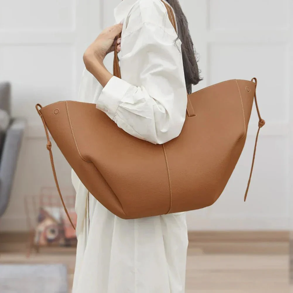 Elena | Borsa tote elegante in ecopelle con design a mezzaluna - Image 3