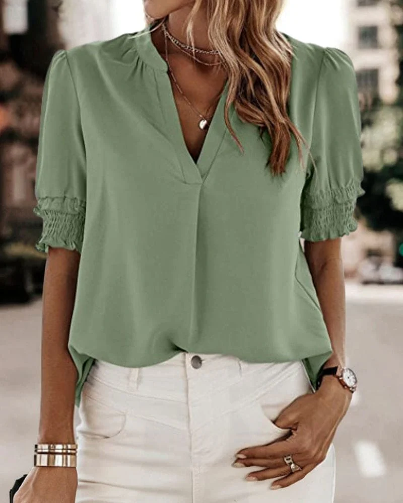 Karolin | Blusa fucsia elegante con scollo a V e maniche a sbuffo - Image 5