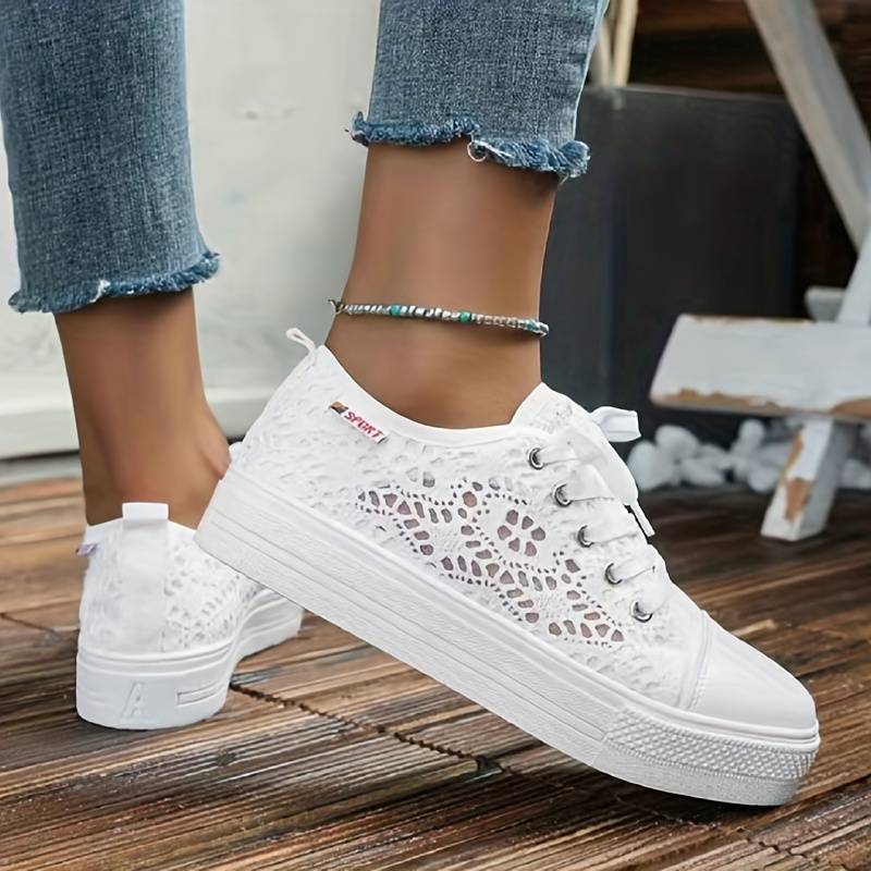 Martina | Sneakers Sportive Romantiche in Pizzo - Image 6
