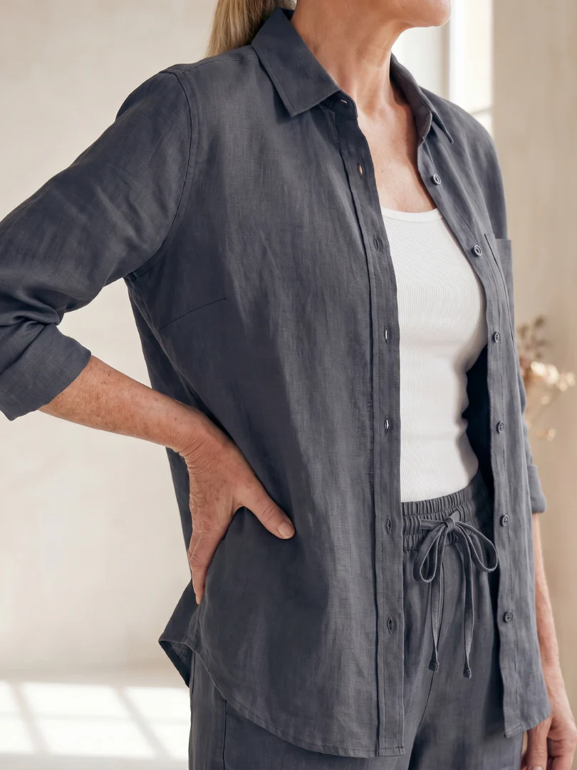 Nora | Set composto da camicia e pantaloni leggeri e traspiranti - Image 11