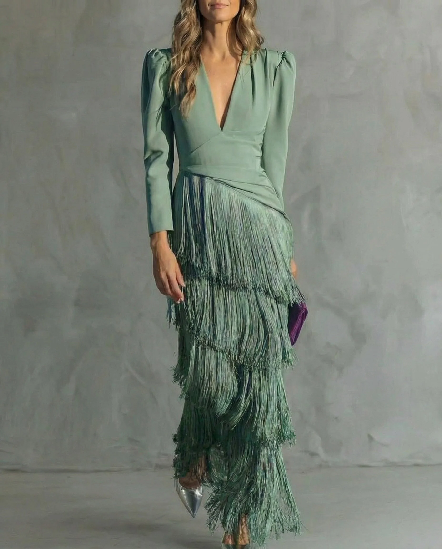 Valentina | Elegante Abito Maxi con Frange e Scollo a V - Image 4