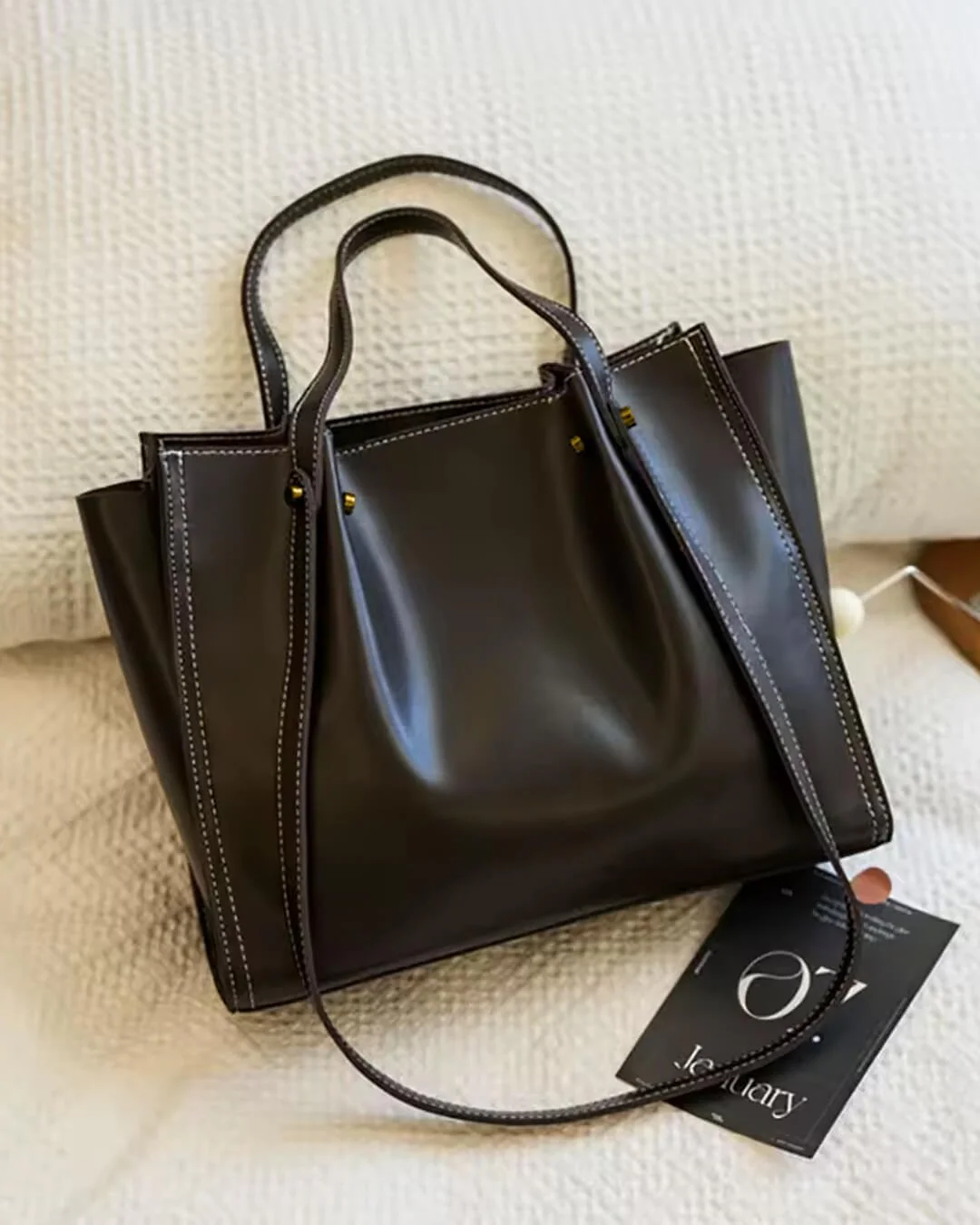 Victoria | Borsa tote minimalista in ecopelle - Image 2